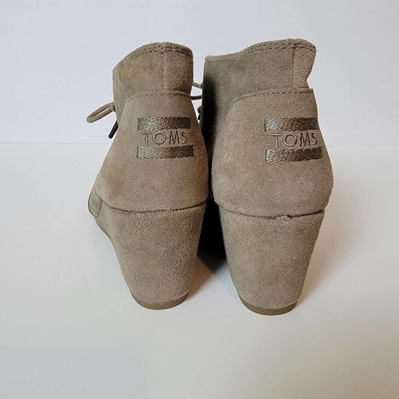 TOMS Women's Size 7.5 and 6.5 Wedge Bootie Tie Tan Suede Leather Kala - Picture 7 of 9